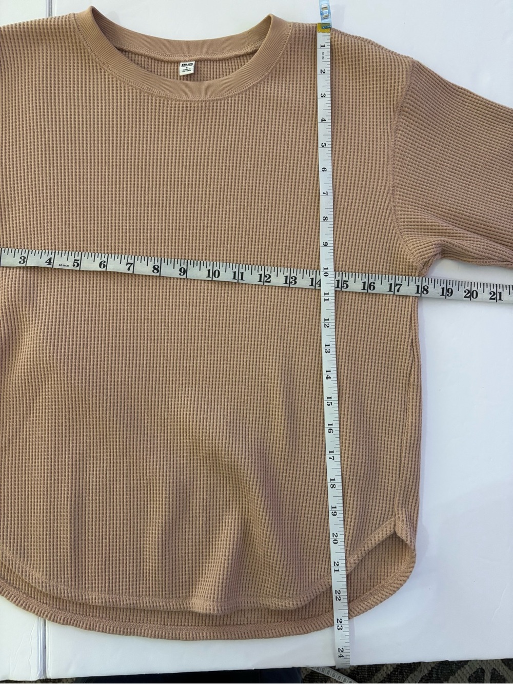 UNIQLO Women’s Waffle Knit Sweater Size S Tan Taupe Long Sleeve Crewneck - Picture 7 of 8